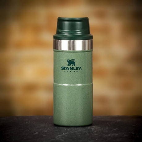 Термокружка Stanley Classic Trigger-Action Travel Mug 0.25 л Hammertone Green Термокружка Stanley Classic Trigger-Action Travel Mug 0.25 л Hammertone Green