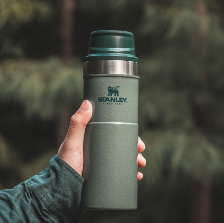 Термокружка Stanley Classic Trigger-Action Travel Mug 0.35 л Hammertone Green Термокружка Stanley Classic Trigger-Action Travel Mug 0.35 л Hammertone Green
