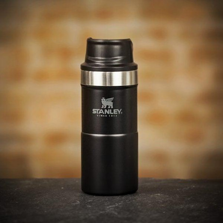 Термокружка Stanley Classic Trigger-Action Travel Mug 0.25 л Matte Black Термокружка Stanley Classic Trigger-Action Travel Mug 0.25 л Matte Black