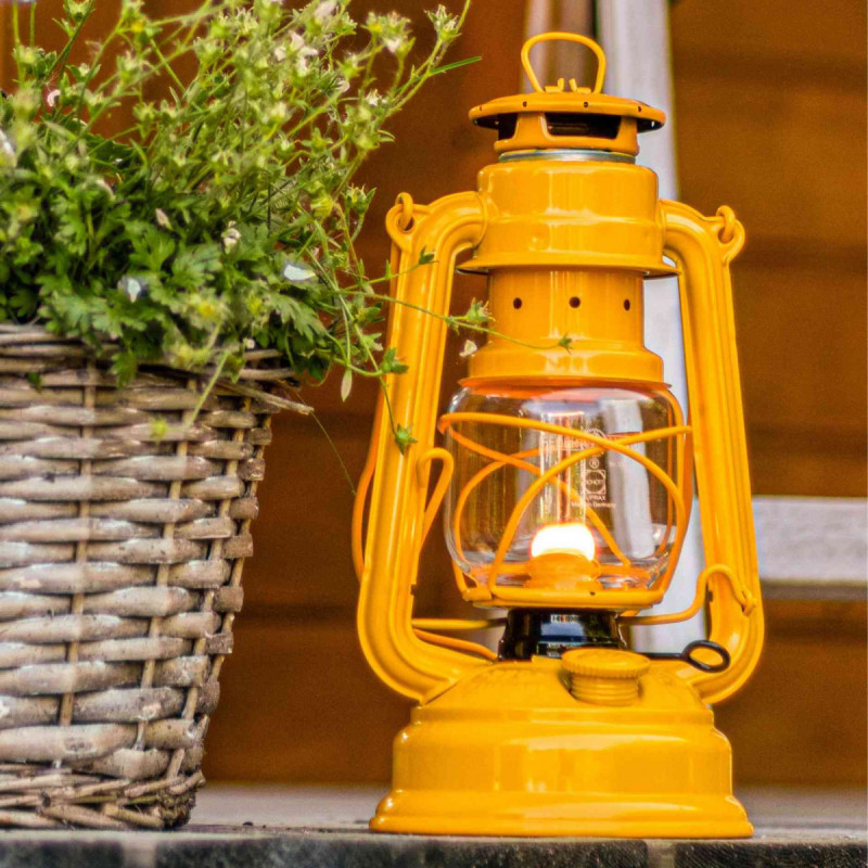 Керосиновая лампа Feuerhand Baby Special 276 Yellow