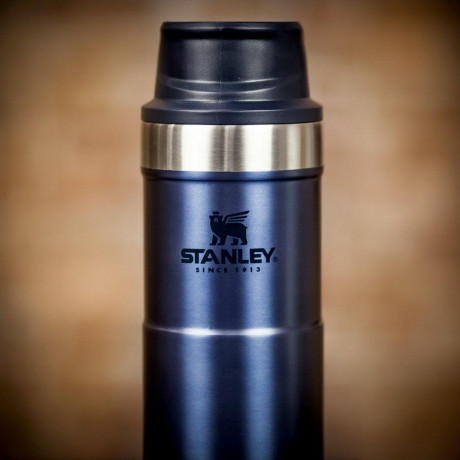 Термокружка Stanley Classic Trigger-Action Travel Mug 0.25 л Nightfall Термокружка Stanley Classic Trigger-Action Travel Mug 0.25 л Nightfall